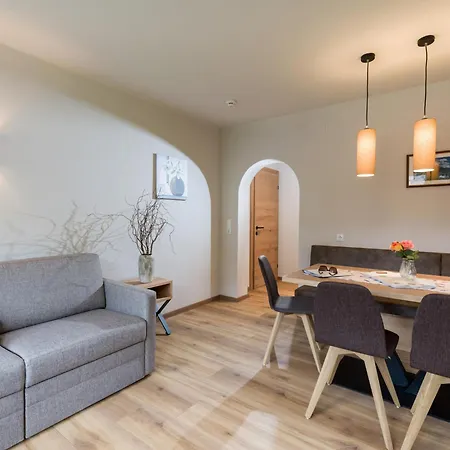 Rosenhof 3*