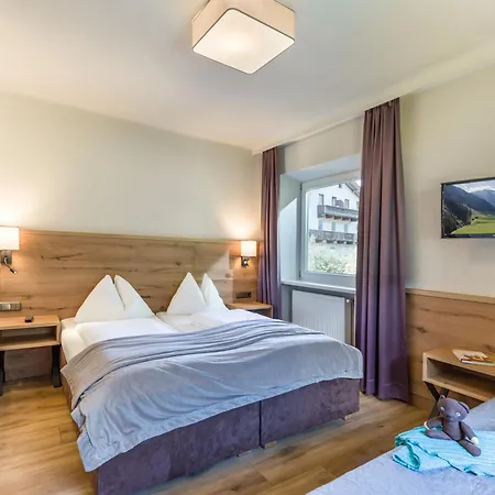 Rosenhof 4*