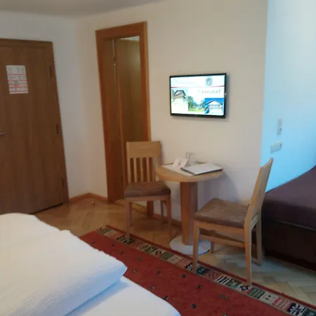 Rosenhof מאיירהופן